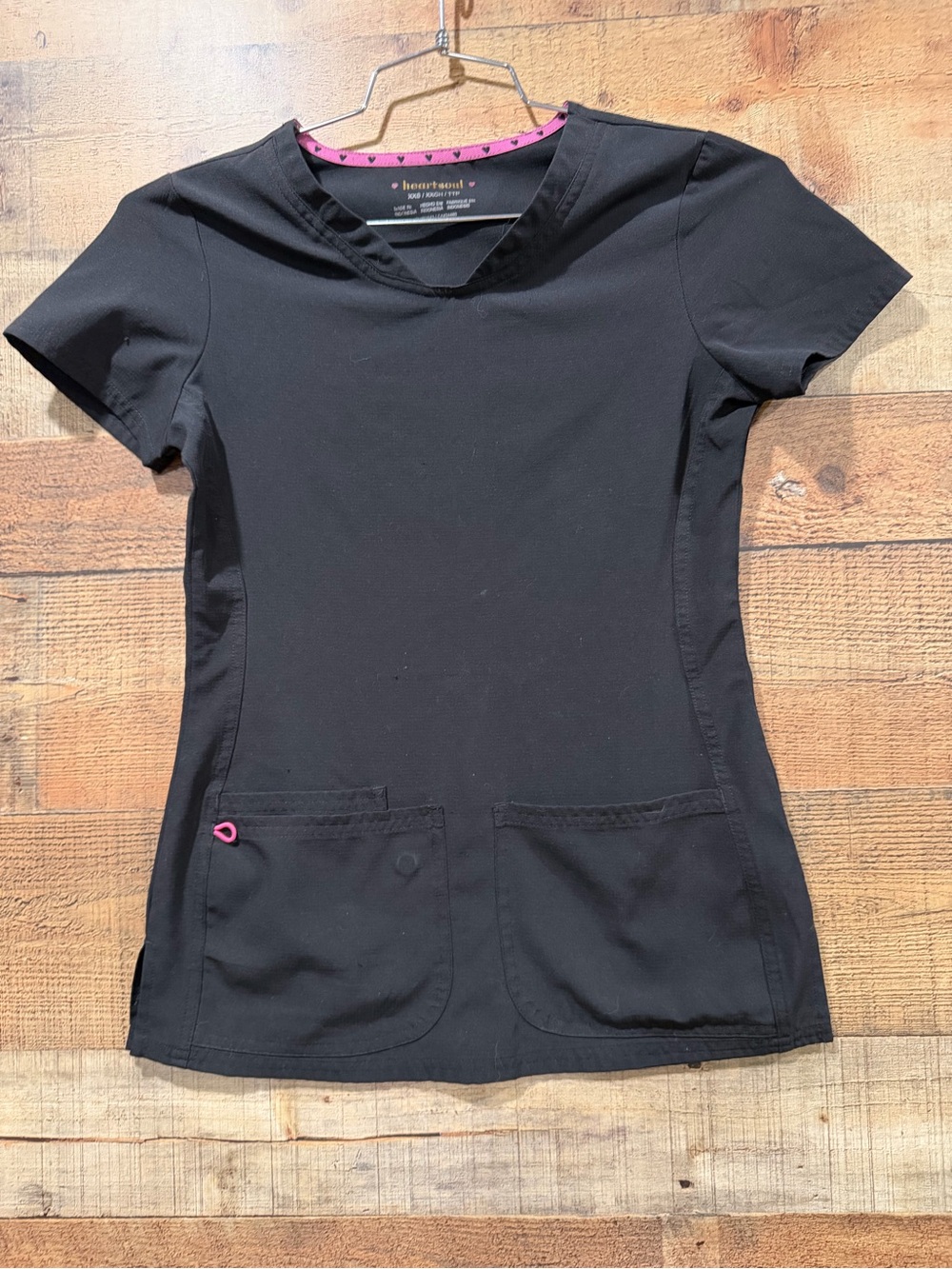 HeartSoul Black Short Sleeve V-Neck Scrub Top with Pink Trim Size XXS